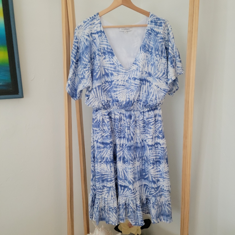 Vanity Room Blue and White Floral Kimono Sleeve Dress